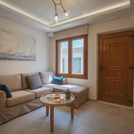 Khóra SfakíonJacuzzi Maisonette In Sfakia Center 'New 2023'アパートメント エクステリア 写真