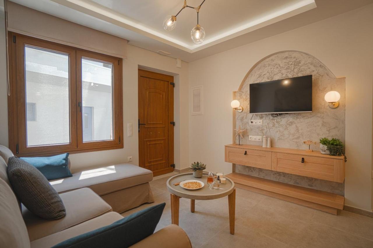 Khóra SfakíonJacuzzi Maisonette In Sfakia Center 'New 2023'アパートメント エクステリア 写真