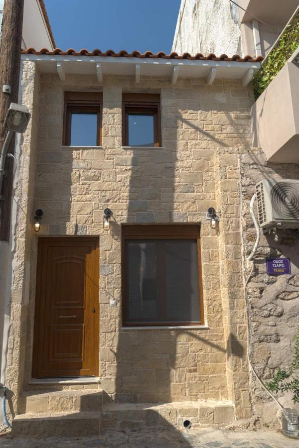 Khóra SfakíonJacuzzi Maisonette In Sfakia Center 'New 2023'アパートメント エクステリア 写真